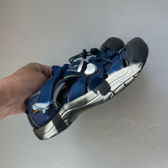 Size 1 Blue Keen Sandals - Picture 2 of 3